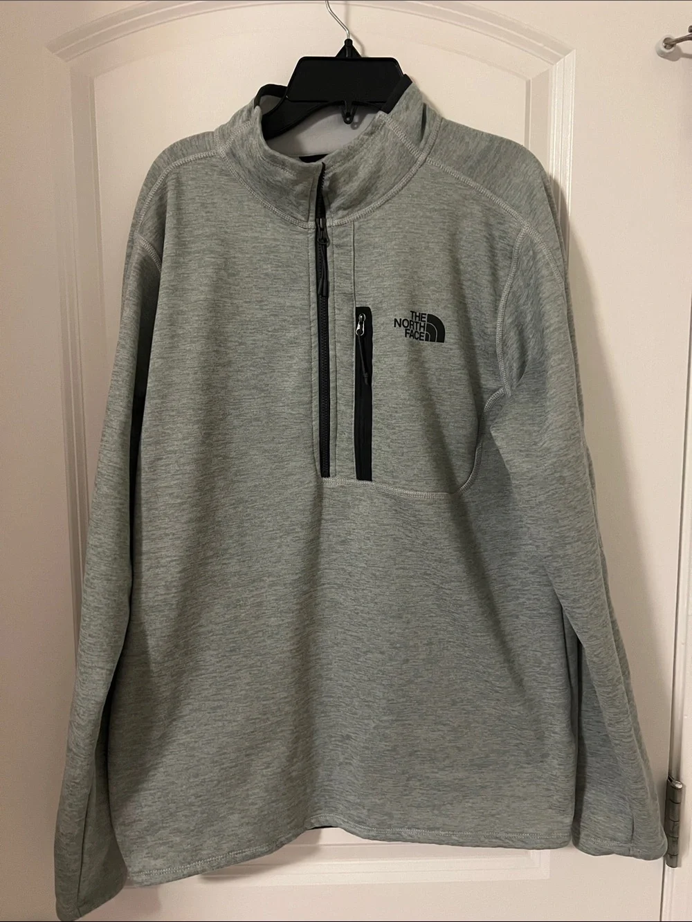The North Face Men's Light Heather Gray Half-Zip Fleece Pullover